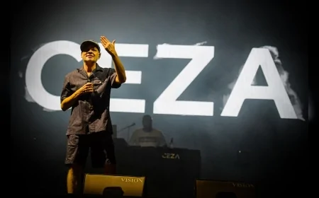 Rap sanatçısı Ceza İzmir Enternasyonal Fuarı’nda sahne aldı, Dünya Barış Günü’nde mesaj verdi