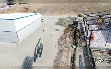 Ağrı Belediyesi kentte sağlıklı içme suyu için yeni hat döşeme çalışmalarına başladı