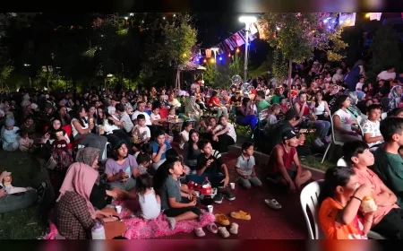 Keçiören’de açık havada Hababam Sınıfı gösterimi vatandaşlara nostalji dolu anlar yaşattı