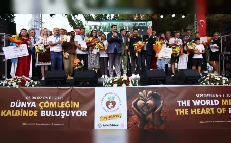Menemen’de 41 ülkenin katıldığı Uluslararası Çömlek Festivali coşkulu finalle sona erdi