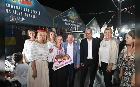 Muratpaşa’da Yöreler Renkler Festivali Karadeniz gecesiyle devam etti: Horonlar ve kemençe meydanı coşturdu