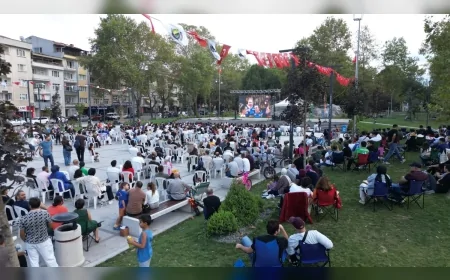 İnegöl’de milli maç heyecanı: Filenin sultanları ve futbol milli takımına dev ekranda coşkulu destek