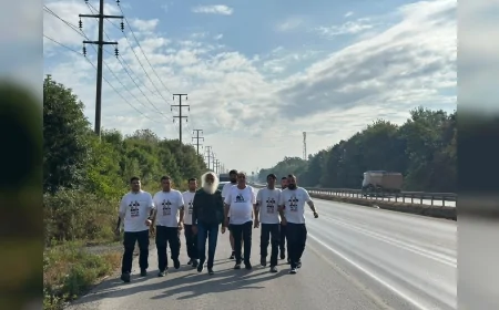 Sanatçı Süavi Özgürlük Yürüyüşü’ne katıldı: "Bu memleket bizim"