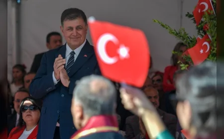 İzmir Büyükşehir Belediye Başkanı Cemil Tugay: 9 Eylül ruhunu yaşatıyor, gençlerimize ve çocuklarımıza aktarmaya devam ediyoruz