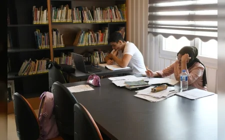 Kuşadası’nda Kütüphane ve Kitap Kafe öğrenciler ile kent sakinlerinin buluşma noktası oldu