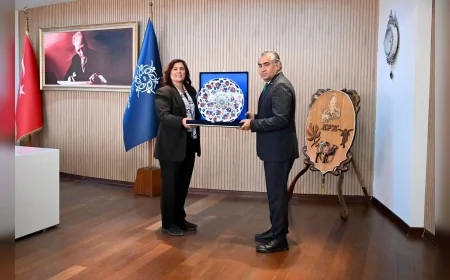 Aydın Büyükşehir Belediye Başkanı Özlem Çerçioğlu ile ADÜ Rektörü Bülent Kent bir araya geldi