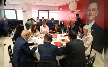 Eskişehir Büyükşehir Belediye Başkanı Ayşe Ünlüce: "Demokrasi ve özgürlük dolu bir yarını omuz omuza inşa edeceğiz"