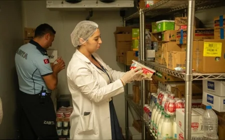 Kuşadası Belediyesi gıda işletmelerinde hijyen ve ruhsat denetimlerini artırdı