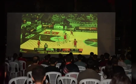 EuroBasket yarı final coşkusu Dokumapark’ta dev ekranda yaşandı, Türkiye Almanya ile finale çıkıyor