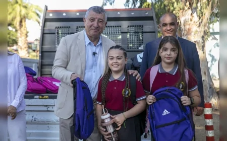 Güzelbahçe Belediyesi 2500 öğrenciye çanta ve kırtasiye desteği sağladı