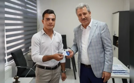 Ege Üniversitesi “Mezun Kart” uygulamasıyla 76 bin mezuna kampüs ayrıcalıklarını sürdürüyor