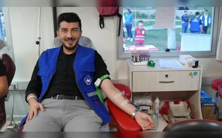 Elazığ Belediyesi Gençlik Meclisi üyeleri kan bağışında bulundu, toplumsal dayanışmaya dikkat çekildi