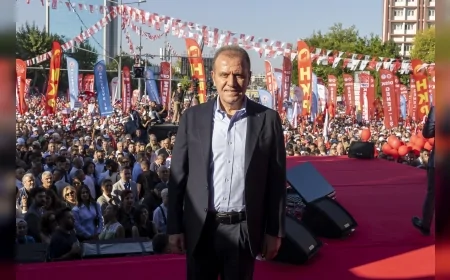 Mersin Büyükşehir Belediye Başkanı Vahap Seçer: “İktidarın karşısındaki en büyük güç CHP”