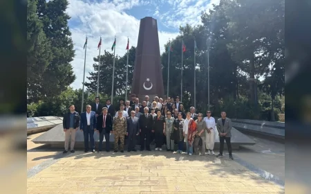 Azerbaycan’da Türk şehitleri unutulmadı, Bakü’de 107. yıl anmasına yoğun katılım