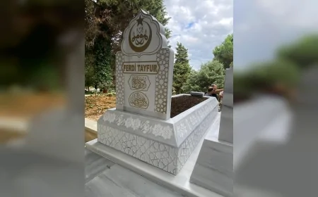 MHP Genel Başkanı Devlet Bahçeli Ferdi Tayfur’un kabrini yaptırdı, Adana’da sanatçının müzesi açıldı
