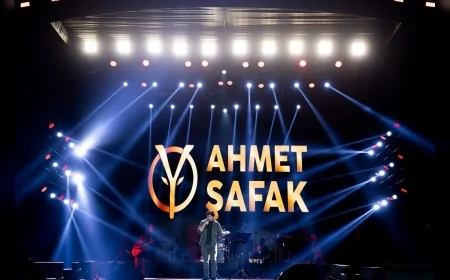 Başkan Büyükkılıç, Ahmet Şafak konserinde Kayserililerle coşkuya ortak oldu