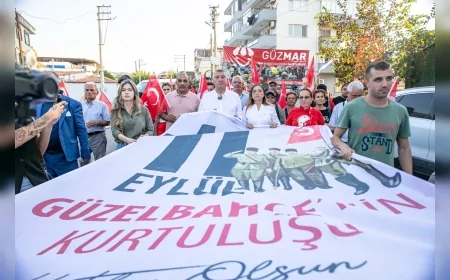 Güzelbahçe’nin kurtuluşunun 103. yılında Yalı Güzmar Market açıldı, kutlamalar ‘Sessiz Yürüyüş’le yapıldı