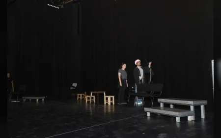 Devlet Tiyatroları Genel Müdürü Tamer Karadağlı, Gaziantep Şehir Tiyatrosu’nun “Gazel” oyunu provasını izledi