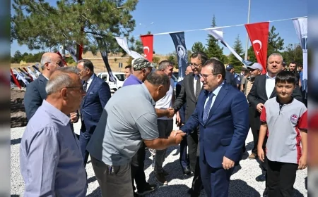 Altındağ Belediyesi Karacaören Mahallesi’nde bisiklet parkı, yürüyüş yolu ve kreş projesinin temelini attı