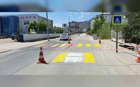 Antalya Büyükşehir’den Finike Dağbağ Mahallesi’ne 5 kilometrelik asfalt ve güvenli yaya geçidi düzenlemesi