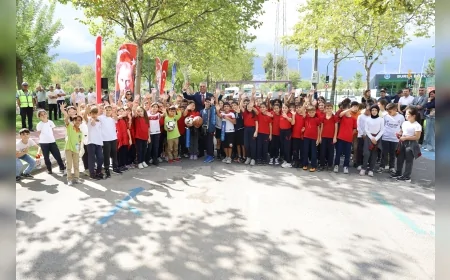 Bursa’da çocuklara güvenli bisiklet sürüş eğitimi, oyun ve sporla buluştu