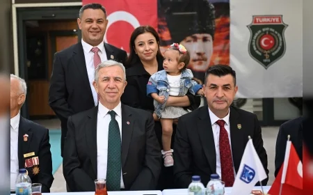 Mansur Yavaş: "Gazilerimizin ve şehit ailelerimizin her zaman yanındayız"