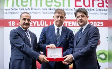 İzmir’de Interfresh Eurasia Fuarı başladı: 70’in üzerinde ülkeden alıcı bekleniyor