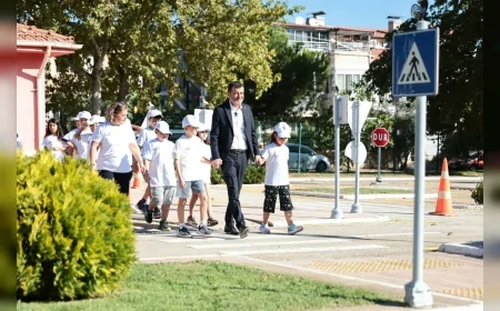 Denizli Büyükşehir’den çocuklara trafik ve toplu taşıma bilinci eğitimi