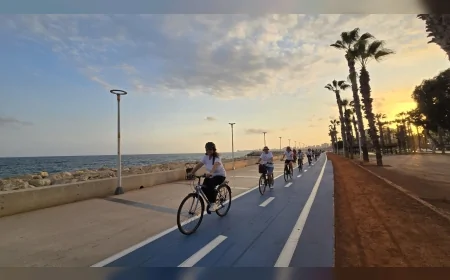 Mersin’de Avrupa Hareketlilik Haftası etkinliklerinde bisikletliler sürdürülebilir ulaşım için sahilde pedal çevirdi