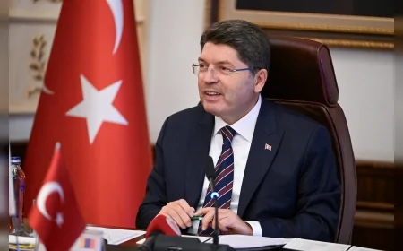 Adalet Bakanı Yılmaz Tunç: "Gazze’de masum sivillerle birlikte insanlık ölmektedir"