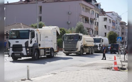 Dalaman’da çöp konteynerleri yıkanıp dezenfekte edildi, kötü koku ve sinek oluşumuna karşı önlem alındı