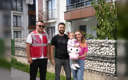 Düzce’de çöp kamyonunu her gün heyecanla bekleyen 2 yaşındaki Melisa’ya temizlik ekiplerinden sürpriz hediye