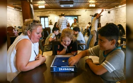 Kuşadası’nda akıl ve zeka oyunları etkinliğinde her yaştan katılımcı bir araya geldi