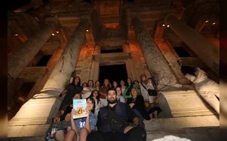 Efes Selçuk’ta Engelsiz Bireylere Özel Gece Gezisi ve Celsus Kütüphanesi’nde Kitap Buluşması