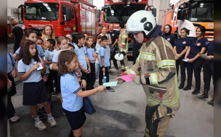 İzmir’de öğrenciler itfaiyecilerle buluştu, afet bilinci eğitimi aldı