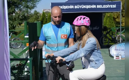 Eskişehir Büyükşehir Belediyesi personeline Avrupa Hareketlilik Haftası kapsamında bisiklet eğitimi verildi