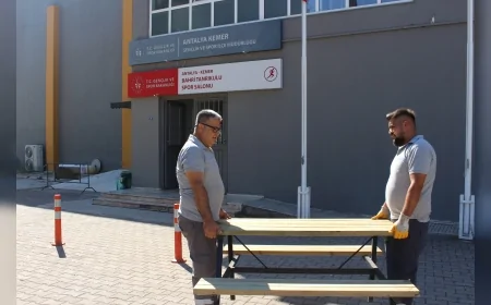 Antalya Büyükşehir’den okullara, camilere ve mahallelere bank ile piknik masası desteği