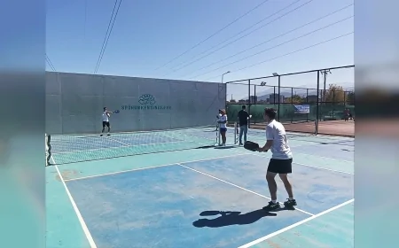 Nilüfer’de düzenlenen Raket Sporları Turnuvası’nda farklı branşlarda şampiyonlar kupalarını aldı