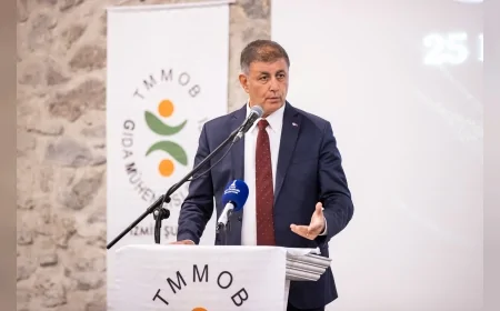 İzmir Büyükşehir Belediye Başkanı Cemil Tugay: "Doğru bilgiyle dayanışma içinde olursak güç kazanabiliriz"