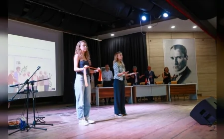 Yunusemre’de Dünya Alzheimer Günü’nde düzenlenen panelde hastalık ve mücadele yöntemleri ele alındı