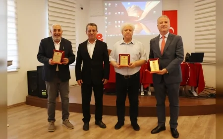 Yörük Ali Efe’nin torunu emekli Vali Kayhan Kavas: "Kuvayi Milliye ruhunun yaşatılması için Efeler Belediyesi önemli bir adım attı"