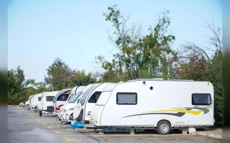 İnciraltı Karavan Parkı tam kapasiteyle doldu, karavancılar yaşam alanı olarak tercih ediyor