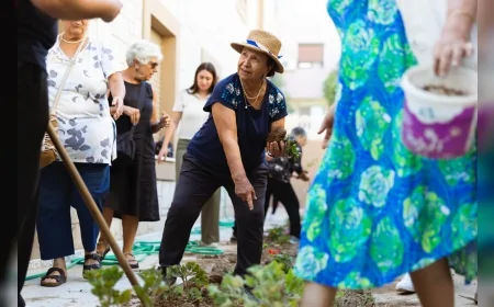 Balçova’da Alzheimer farkındalığı için kursiyerlerden anı bahçesi oluşturuldu