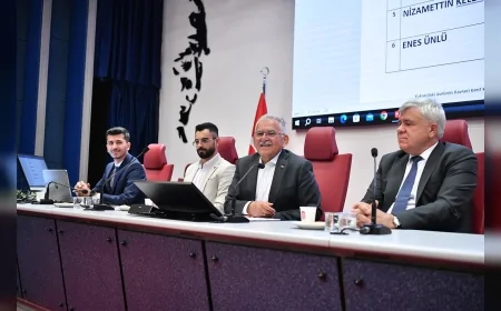 Kayseri’de Kent Konseyi Gençlik Meclisi kuruldu, ilk toplantıya Vali Gökmen Çiçek ve Başkan Memduh Büyükkılıç katıldı