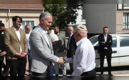 İnegöl Belediyesi Ertuğrulgazi Mahallesi’nde 26 araçlık otopark ve yeşil alan düzenlemesini tamamladı