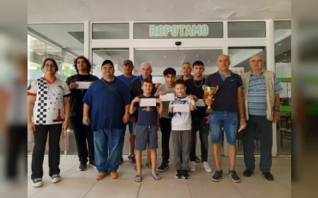 Muğlalı sporcular Bulgaristan’daki satranç turnuvasından altın ve gümüş madalyayla döndü