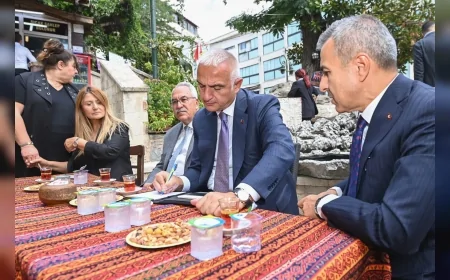 Kültür ve Turizm Bakanı Mehmet Nuri Ersoy: "Türkiye Yüzyılı bilgiyle, kültürle ve ilhamla yoğrulmuş bir yükseliş çağı olacak"