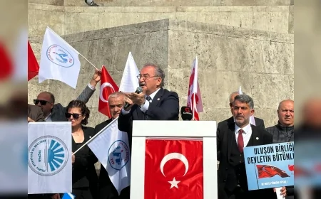 17 siyasi parti “Ulus Birliği” adıyla Ankara’da bir araya geldi, kuruluş bildirisi Ulus Meydanı’nda açıklandı