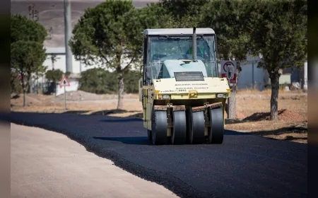 Aliağa Organize Sanayi Bölgesi yoluna 2 kilometrelik sıcak asfalt çalışması başlatıldı