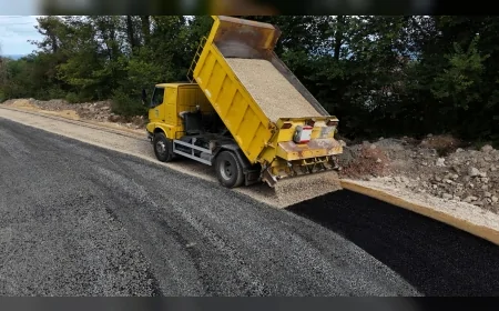 Ordu Fatsa Dolunay Mahallesi Kuşluk Sokak’ta asfalt çalışması tamamlandı, vatandaşlar uzun süredir beklenen yola kavuştu
